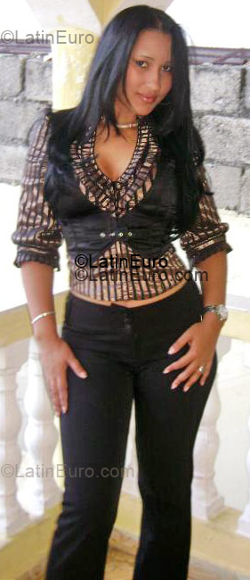 Date this tall Dominican Republic girl Johanna from  DO1382