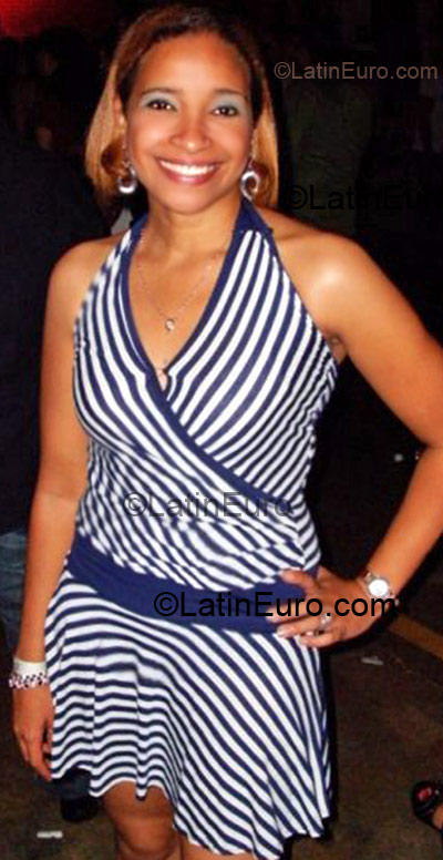 Date this young Dominican Republic girl Yohely from Santiago DO1396