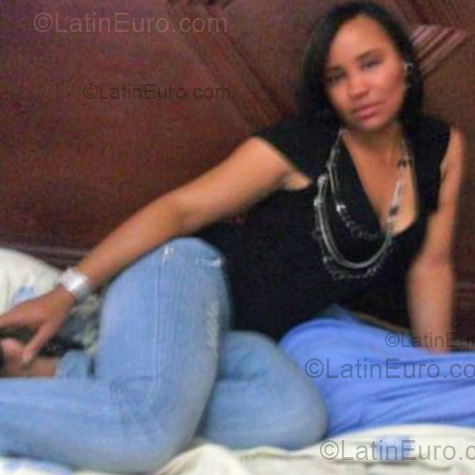 Date this georgeous Dominican Republic girl Liliana from Mao DO1430