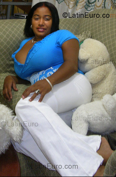 Date this athletic Dominican Republic girl Grace from  DO1433