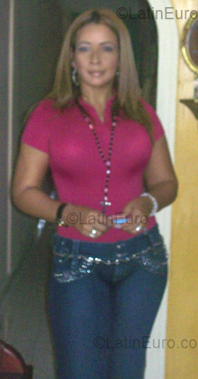 Date this gorgeous Colombia girl Eliana Maria from Barranquilla CO1301