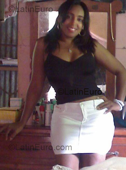 Date this pretty Dominican Republic girl Yudit from Santo Domingo DO1478