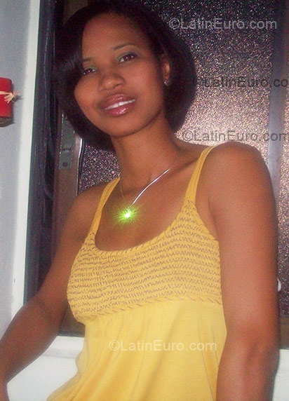 Date this stunning Dominican Republic girl Carmen from  DO1504