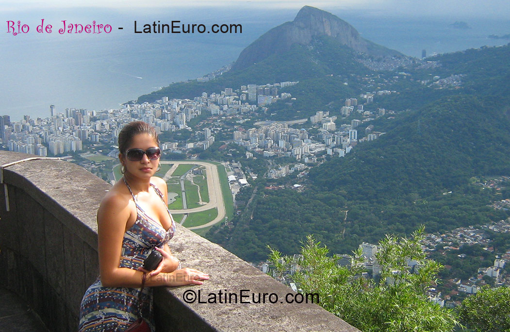 Date this delightful Brazil girl Andrea from Mogi Das Cruzesz BR1655