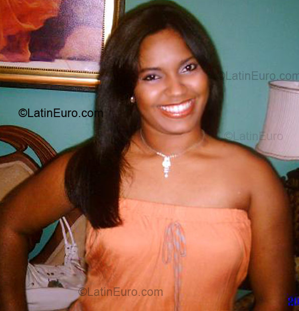 Date this charming Dominican Republic girl Ylsa from Santo Domingo DO1581