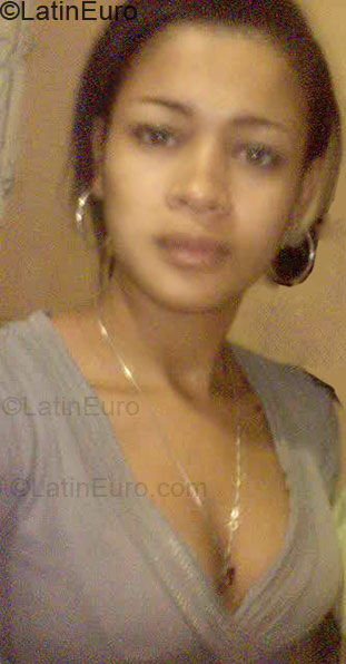 Date this sultry Dominican Republic girl Dariela from Santo Domingo DO1602