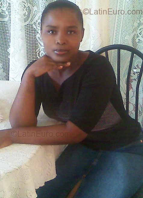 Date this voluptuous Dominican Republic girl Cleivy Simona from Santo Domingo DO1641