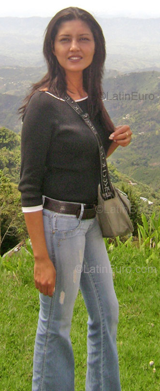 Date this gorgeous Colombia girl Flores from Medellin CO1504
