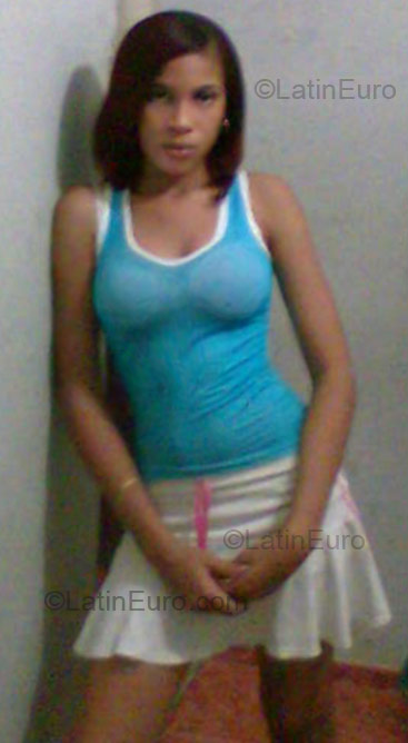 Date this funny Dominican Republic girl Miguelina from Santo Domingo DO1728