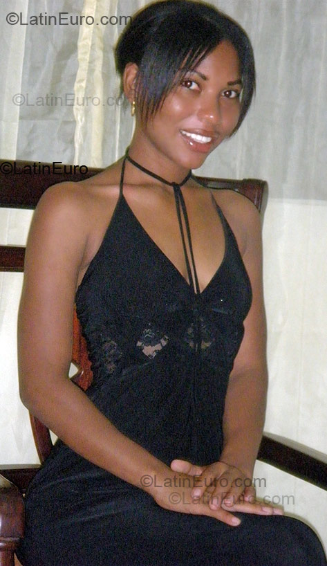 Date this funny Dominican Republic girl Yaniris from Santiago DO1739
