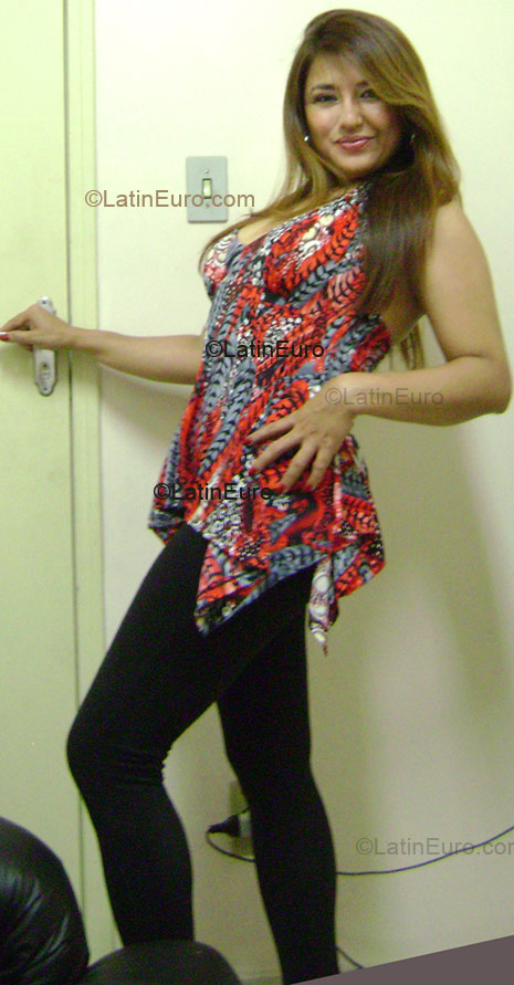 Date this passionate Brazil girl Symone from Santos BR1746