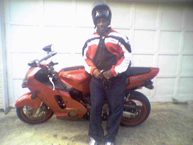 Date this charming United States man Roderick from Bowie US4021