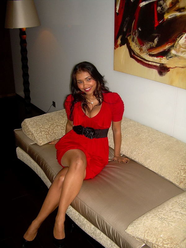 Date this voluptuous Germany girl Lucia from Wurzburg DE105