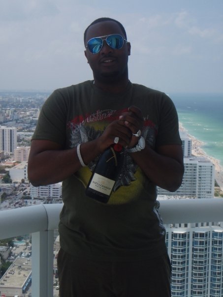 Date this sensual United States man Kimani from Los Angeles US4120