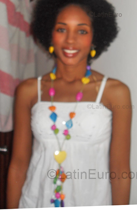 Date this georgeous Dominican Republic girl Yolaidy from Bonao DO1833