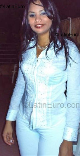 Date this good-looking Colombia girl Naymeth from Barranquilla CO1631