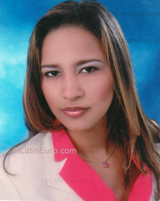 Date this exotic Dominican Republic girl Keyla Carolina from Santo Domingo DO1900