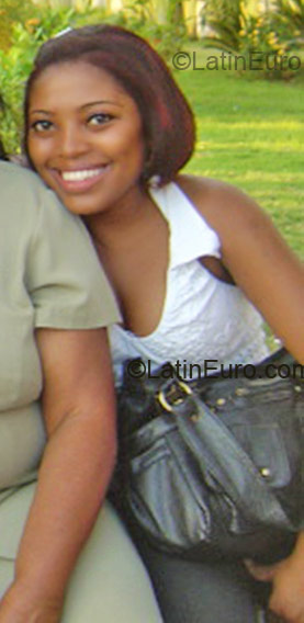 Date this stunning Dominican Republic girl Marilenny from Santo Domingo DO1909