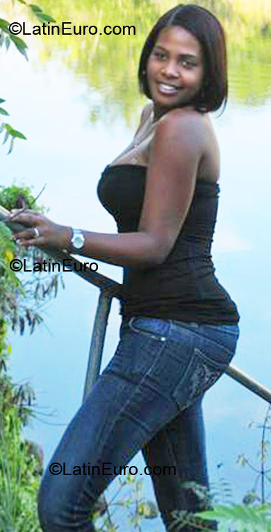 Date this beautiful Dominican Republic girl Katiusca from Santo Domingo DO1912