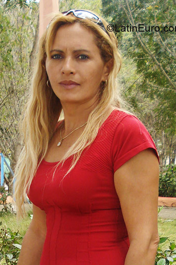 Date this hot Dominican Republic girl Bileica from La Romana DO1921