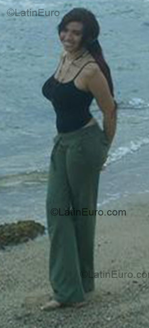 Date this delightful Dominican Republic girl Dennia Margarita from San Cristobal DO1932