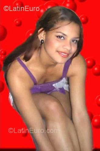 Date this exotic Dominican Republic girl Vianna from Santiago DO1976