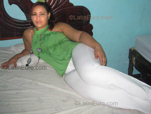 Date this young Dominican Republic girl Rosalina from Santo Domingo DO1988