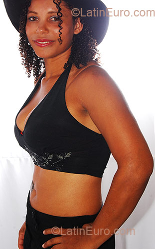 Date this fun Colombia girl Ariana Jane from Buga CO1753