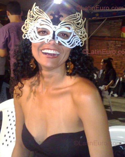 Date this foxy Brazil girl Vanessa from Belo Horizonte BR1889