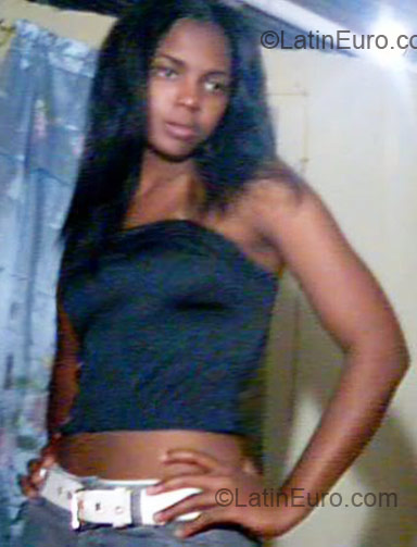 Date this happy Dominican Republic girl Danisa Maria from Santiago DO2172