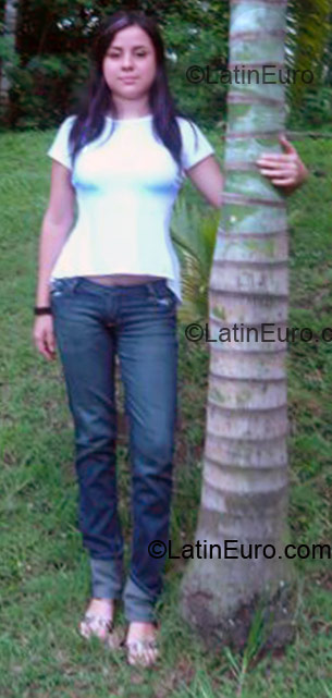Date this attractive Colombia girl Katherine Maria from Cali CO1816