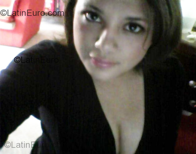 Date this beautiful Colombia girl Yesenia from Mosquera CO1833