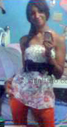 Date this georgeous Dominican Republic girl Skarly Yujeiry from Santiago DO2235