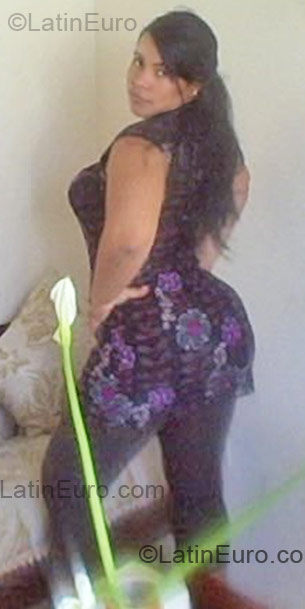 Date this foxy Dominican Republic girl Elaine from Cotui DO2271