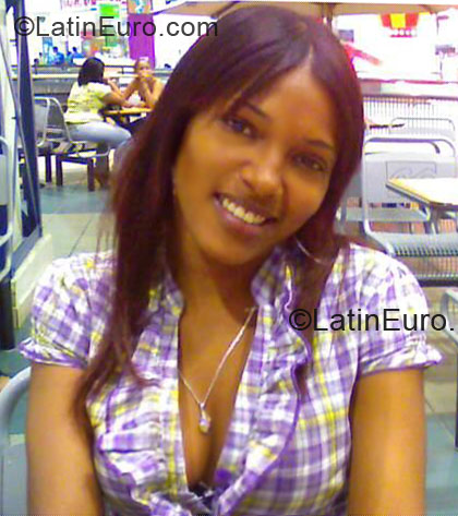 Date this attractive Dominican Republic girl Janoi from Santo Domingo DO2274