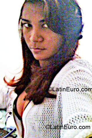 Date this hot Dominican Republic girl Zynthia from Santo Domingo DO2299