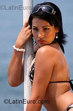 Date this pretty Colombia girl Viviana from Bogota CO1928
