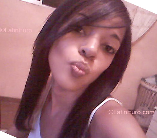 Date this cute Brazil girl Priscila from Maua BR2032