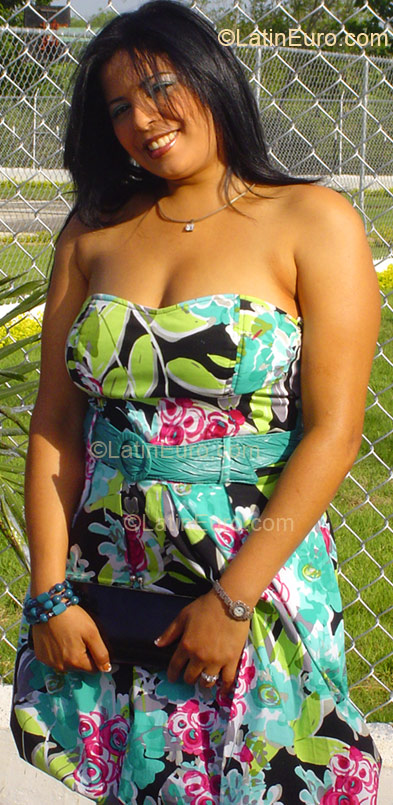 Date this fun Dominican Republic girl Raquel from La Vega DO2358