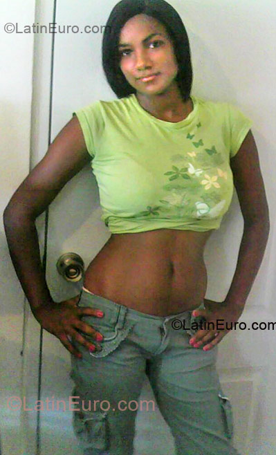 Date this stunning Dominican Republic girl Francisca from Nagua DO2360