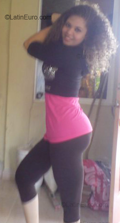Date this tall Dominican Republic girl Camila from Santo Domingo DO2388