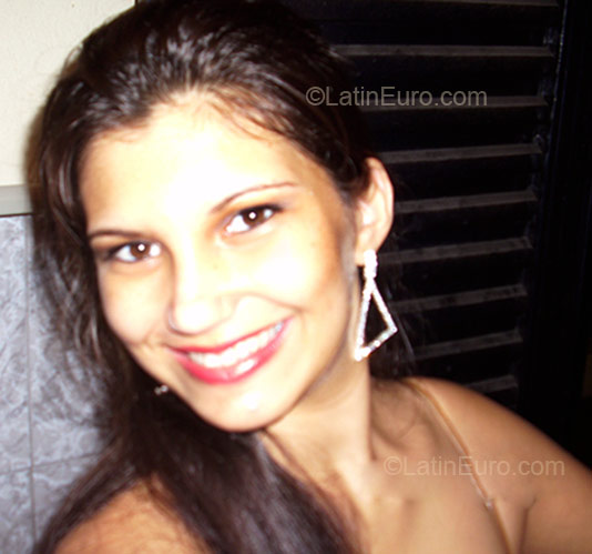 Date this voluptuous Brazil girl Janaira Fernanda from Manaus BR2050