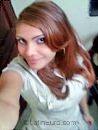 Date this hard body Dominican Republic girl Dilenia from Santiago DO2402