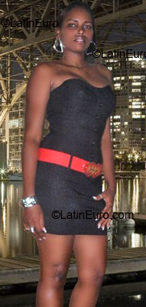 Date this hard body Dominican Republic girl Angreinys from Santo Domingo DO2447