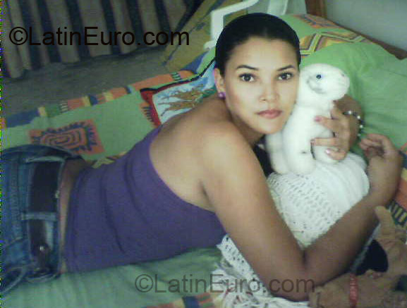 Date this foxy Colombia girl Alejajndra Maria from Bogota CO2036