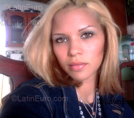Date this gorgeous Dominican Republic girl Je from Santiago DO2463