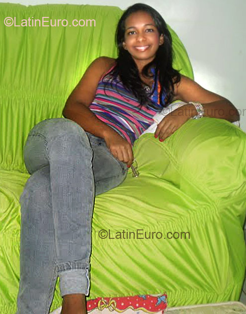 Date this sultry Brazil girl Bruna from Rubiataba BR2088