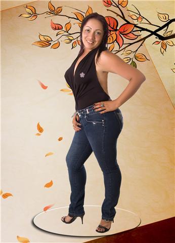 Date this voluptuous Colombia girl Danisalo from Cali CO2157