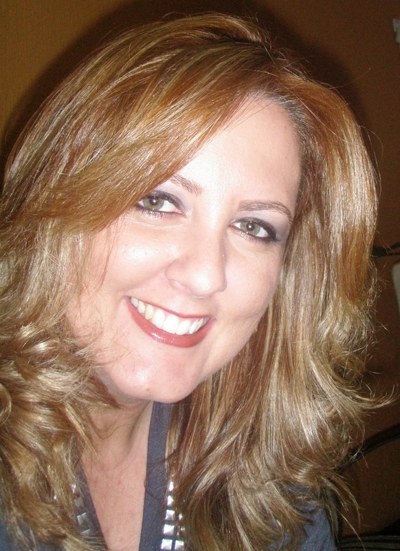 Date this stunning Brazil girl Carlacris from Birigui BR2125