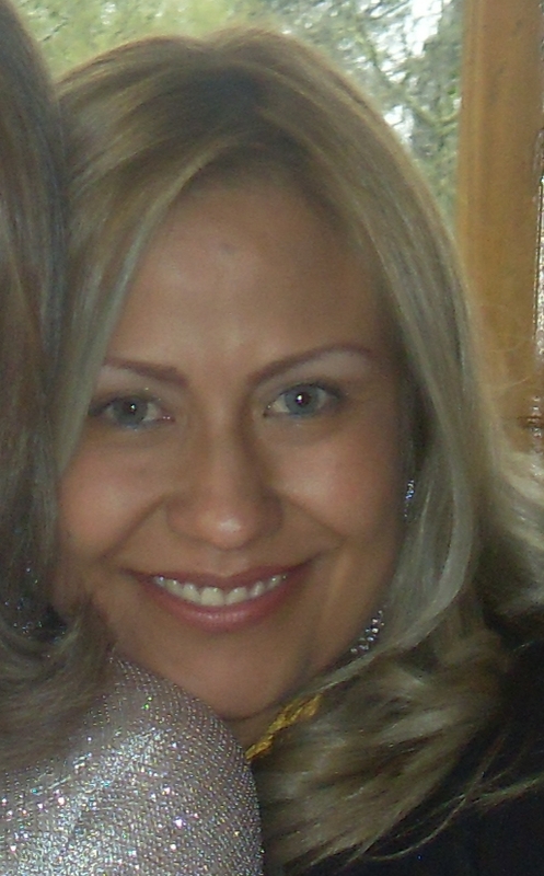 Date this cute Colombia girl ADMARONI from Bogota CO2409